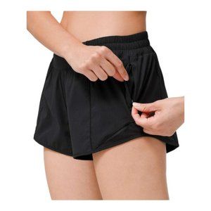 Lululemon Hotty Hot II Black Monochromatic Stripes Shorts Size 4 (2.5" inseam)